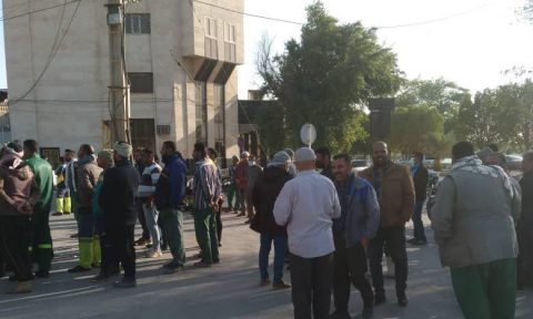  کارگران شهرداری خرمشهر برای مطالبه حقوق و مزایای معوقه خود باز هم دست از کار کشیدند