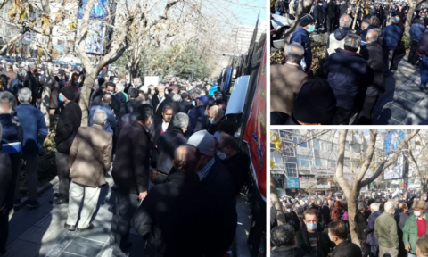 تجمع اعتراضی بازنشستگان مخابرات در برابر وزارت ارتباطات