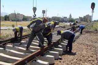  کارگران خطوط ابنیه فنی شاغل در خط ۵ قطار شهری تهران سه ماه معوقات مزدی دارند