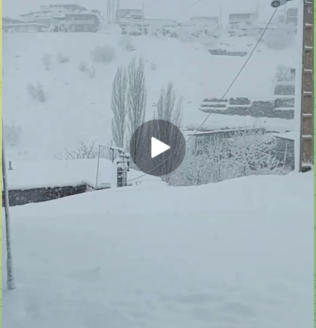 امروز / بارش برف سنگین در جوانرود باعث قطعی گاز شدە است