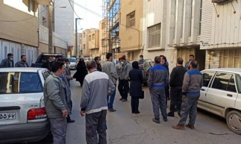 ممانعت از ورود جمعی از نیروهای مخابرات اصفهان به شرکت توسط مدیریت