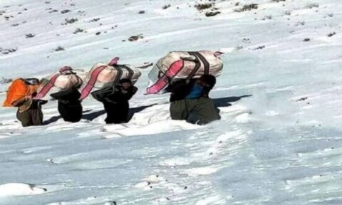 مفقود شدن سه کولبر در سرمای کوهستان
