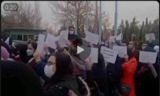 تجمع اعتراضی دانشجویان دکتری تخصصی وزارت بهداشت مقابل وزارت بهداشت