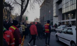 تجمع اعتراضی نیروهای آتش‌نشانی تهران