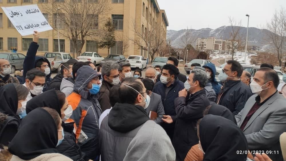 تجمع اعتراضی رزیدنت‌های پزشکی علوم پزشکی زنجان