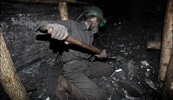 تداوم اعتراض کارگران معدن زغال‌سنگ طزره