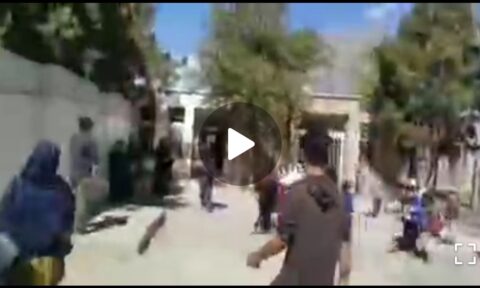کارکنان اداره‌‌ اوقاف! کرمان به مدرسه‌ "بچه‌های آفتاب" حمله کردند