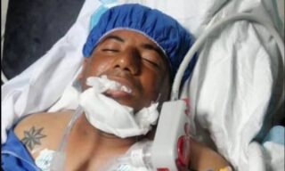 فلافل فروشى كه در اثر تير نيروى انتظامى در ICU بيمارستان گلستان اهواز همچنان بيهوش است
