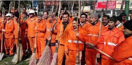 تجمع کارگران شهرداری خرمشهر در اعتراض به ۱۷ ماه حقوق معوقه