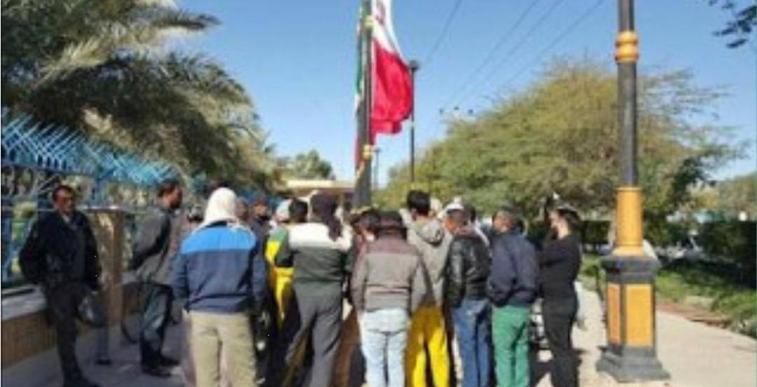 اعتراض کارگران شهرداری هويزه نسبت به عدم پرداخت حقوق