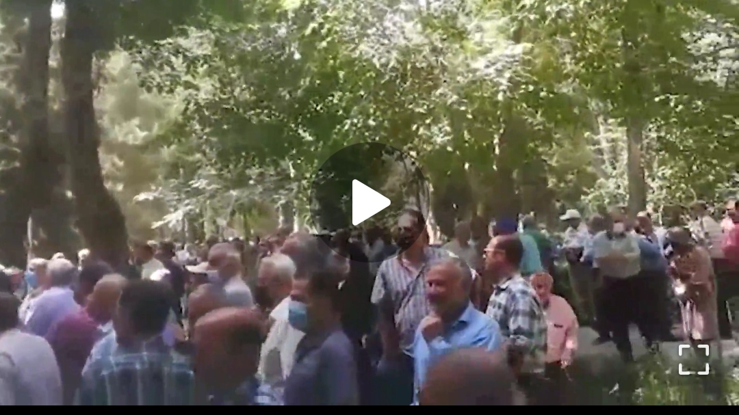 ویدیو دیگری از تجمع بازنشستگان تأمین اجتماعی اصفهان