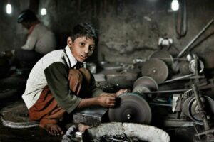 کودکان یک قرن کار عکاس : لوئیس هاین