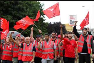اعتصاب کارگران، اقتصاد انگلستان را شوکه کرد