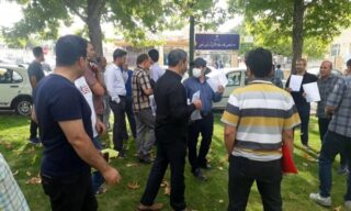 دومین روز تجمع اعتراضی کارگران روغن نباتی جهان مقابل اداره کار