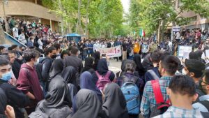 تجمع اعتراضی دانشجویان دانشگاه علم و صنعت