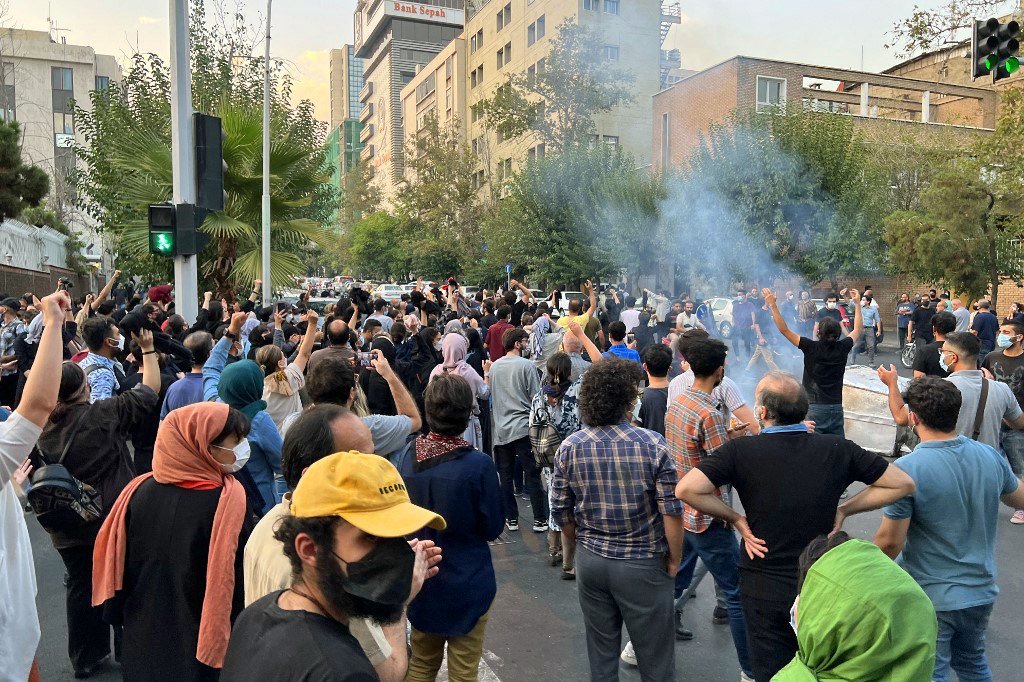 حمله نیروهای امنیتی به تجمع وکلای دادگستری در شیراز