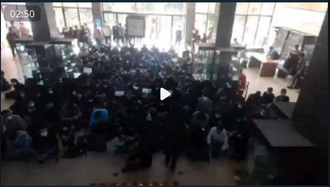 خروش اعتراضی دانشجویان و اعتصاب عمومی همزمان با برگزاری مراسم چهلم مهسا امینی