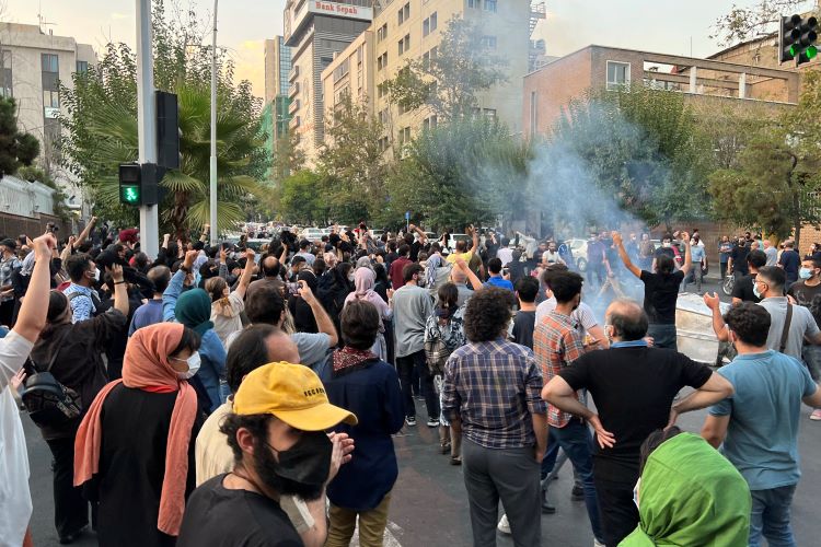 محکوم کردن رفتار ظالمانه و‌ خشونت آمیز مقامات ایرانی توسط فدراسیون‌های جهانی اتحادیه‌های کارگری