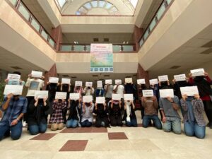 تحصن دانشجويان دانشكده زبا‌‌ن‌ها و ادبیات خارجی دانشگاه تهران در تداوم اعتراضات دانشجویی
