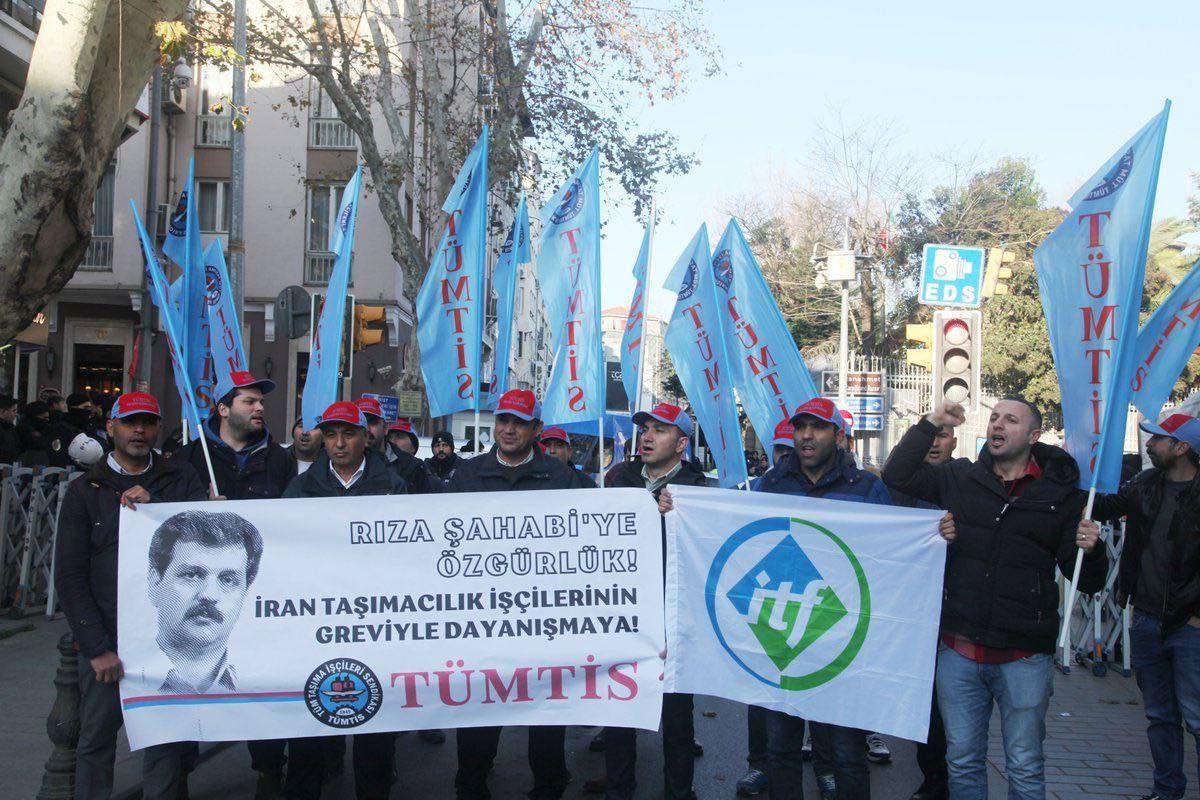 تجمع اعتراضی اعضای سندیکای کارگران حمل و نقل ترکیه