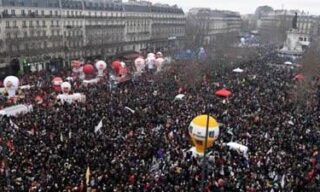 اعتصاب سراسری در فرانسه در اعتراض به طرح افزایش سن بازنشستگی؛ دو میلیون نفر در خیابان