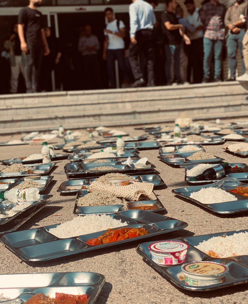 اعتراض دانشجویان به کیفیت بد غذای دانشگاه شیراز